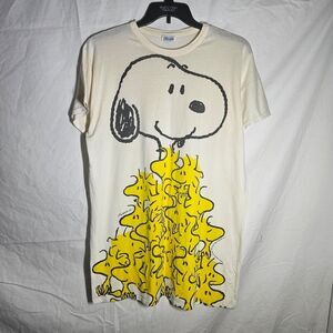 Vintage 1965 white peanuts snoopy long nightgown